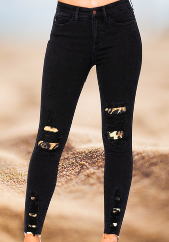 JUDY BLUE BLACK DESTROYED LEOPARD PATCH SKINNY JEAN