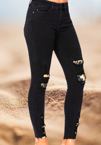 JUDY BLUE BLACK DESTROYED LEOPARD PATCH SKINNY JEAN