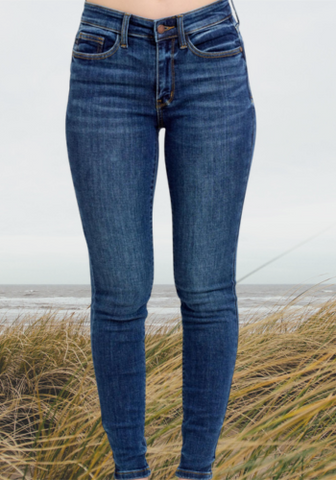 JUDY BLUE MID-RISE HANDSAND CLASSIC SKINNY JEAN