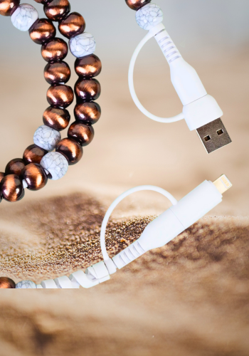 4-In-1 BEADED CHARGING CABLE - IVORY & COPPER