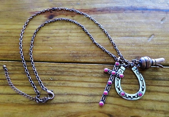 PINK BEADED TWO-TONE HORSESHOE TRIPLE PENDANT NECKLACE